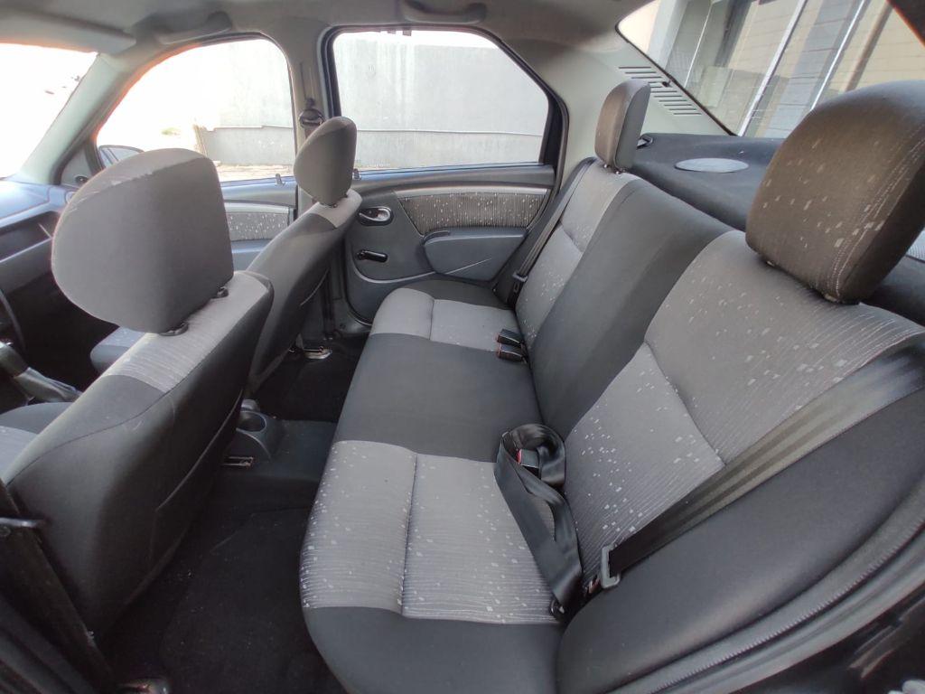 RENAULT Logan - Foto