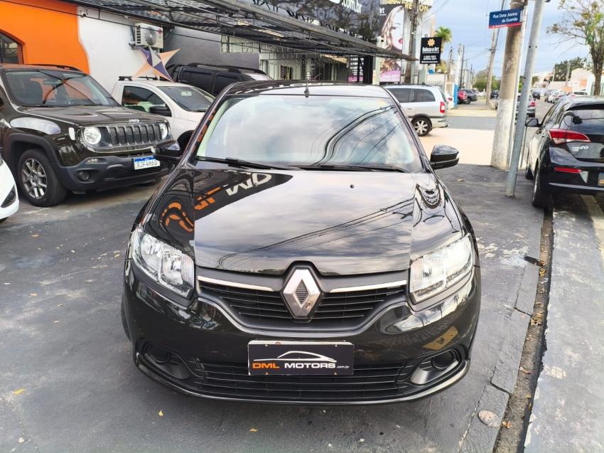 RENAULT Logan - Foto