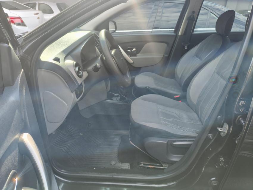 RENAULT Logan - Foto