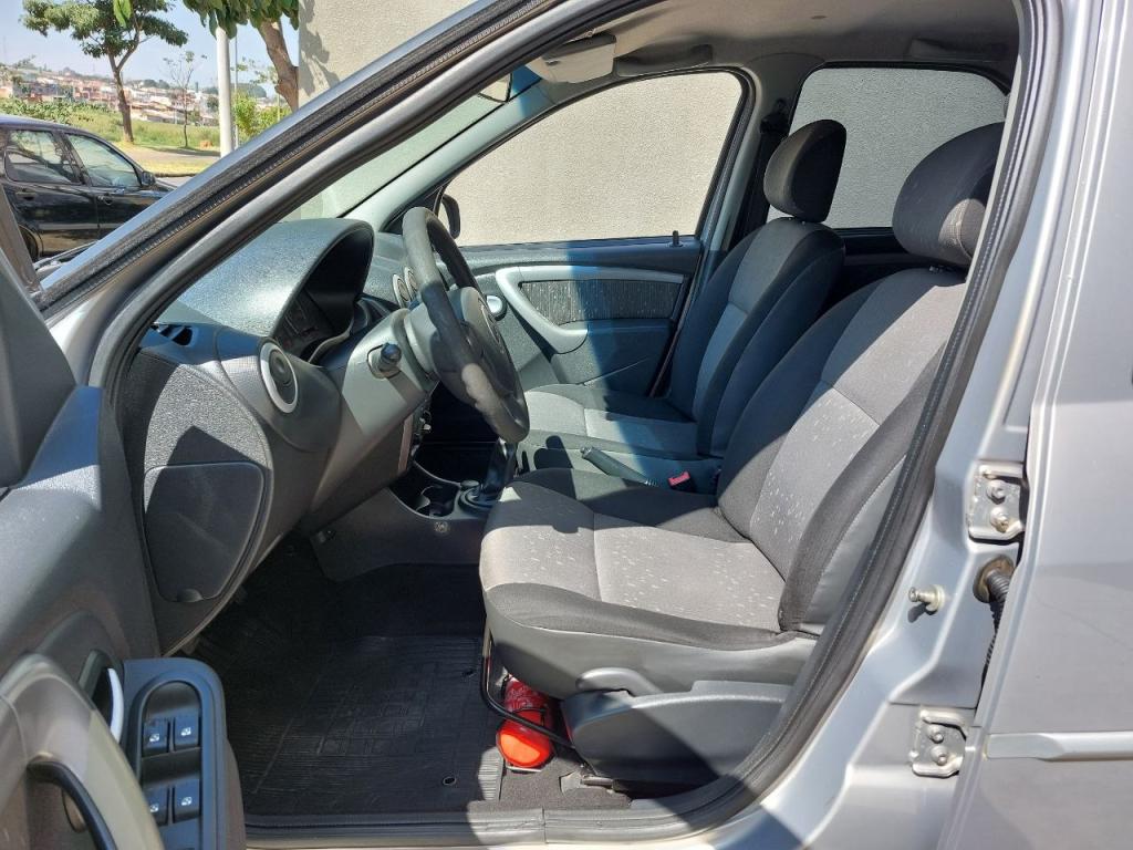 RENAULT Logan - Foto