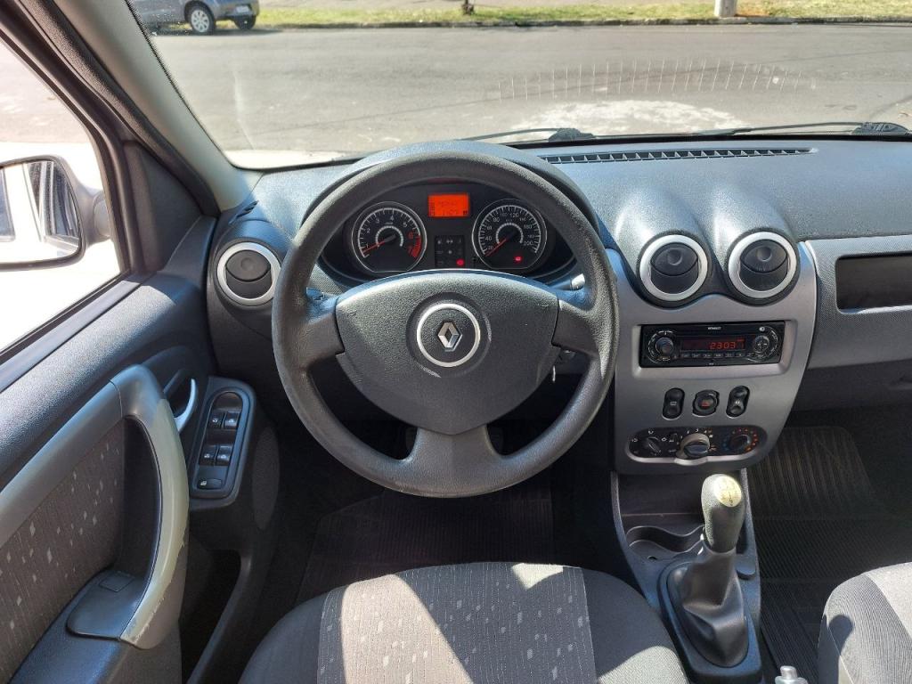 RENAULT Logan - Foto
