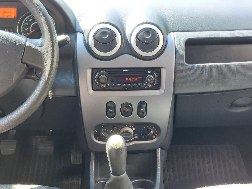 RENAULT Logan - Foto