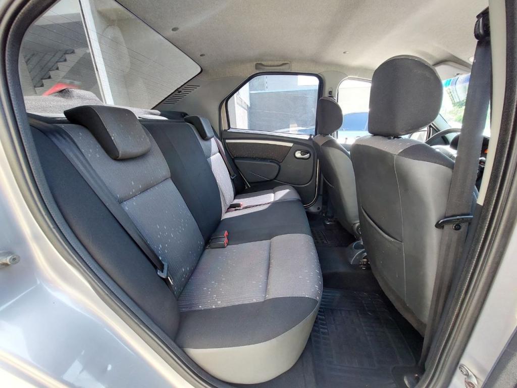 RENAULT Logan - Foto