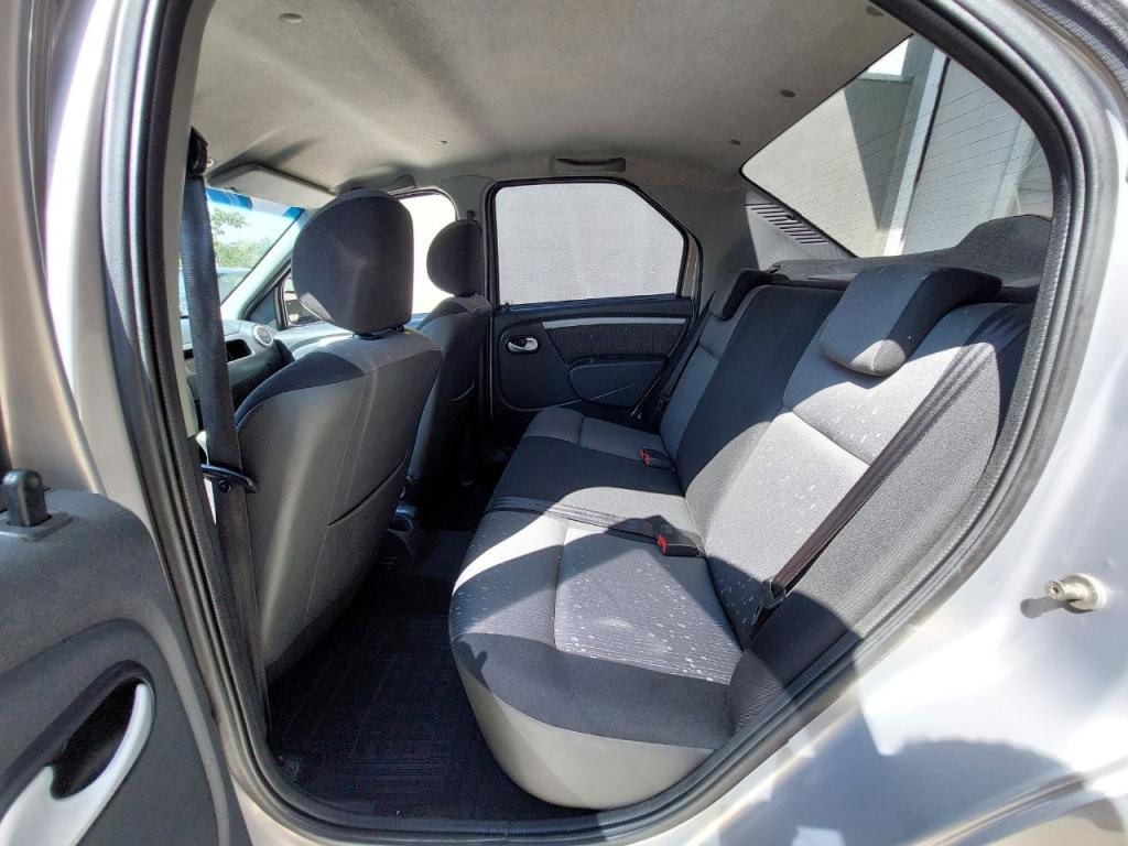 RENAULT Logan - Foto