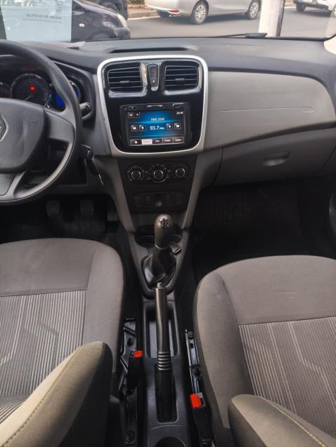 RENAULT Logan - Foto