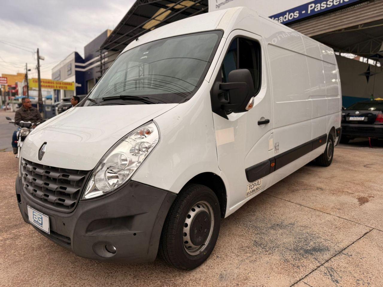 RENAULT Master