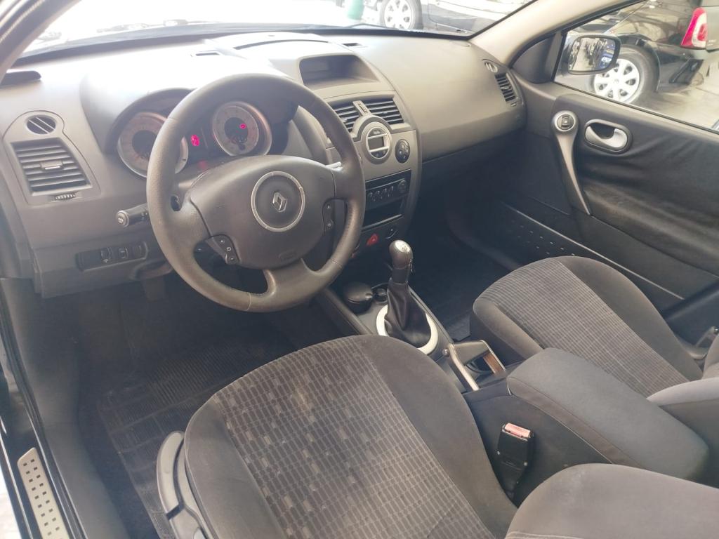 RENAULT Megane Grand Tour - Foto