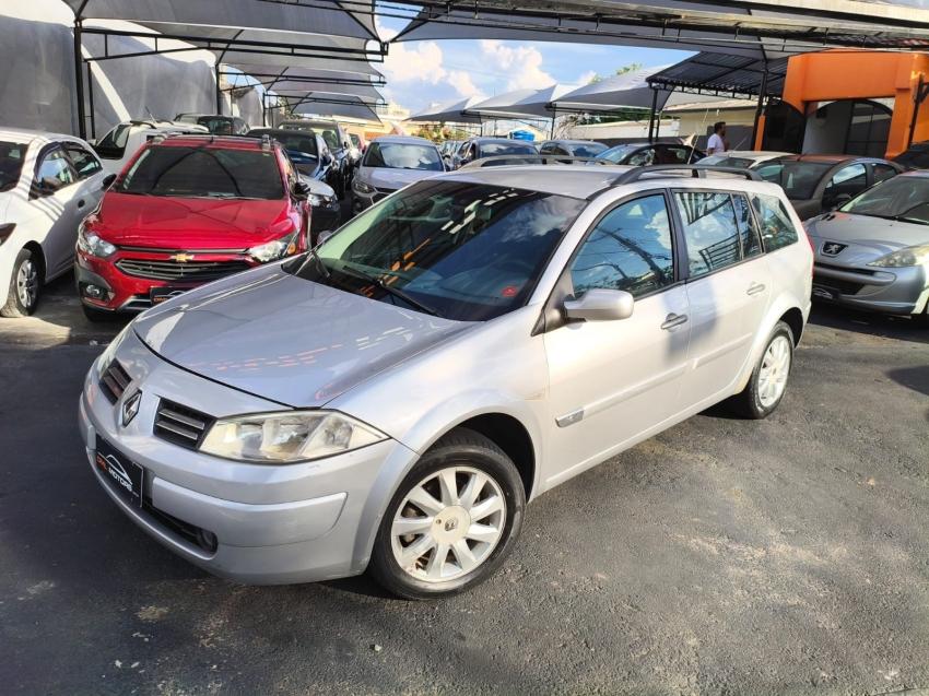 RENAULT Megane Grand Tour - Foto