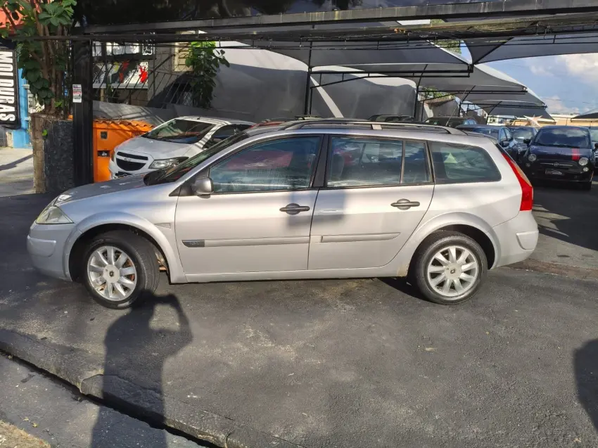 RENAULT Megane Grand Tour - Foto