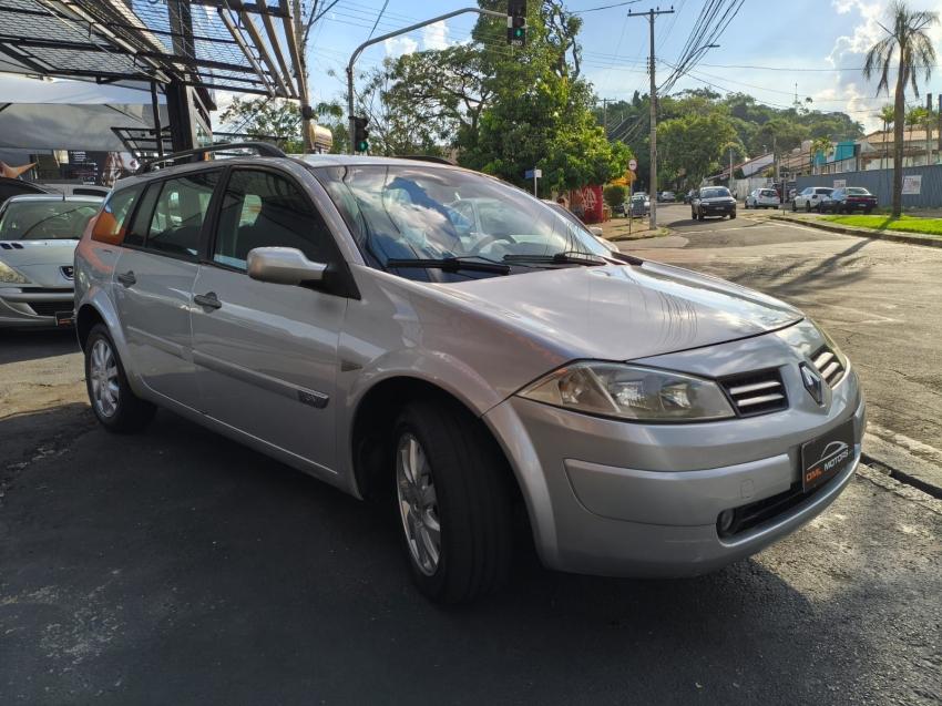RENAULT Megane Grand Tour - Foto