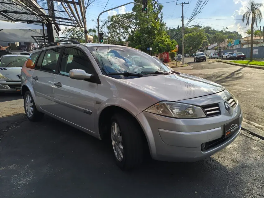 RENAULT Megane Grand Tour - Foto