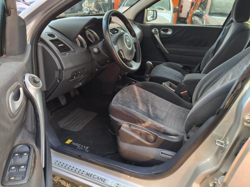 RENAULT Megane Grand Tour - Foto