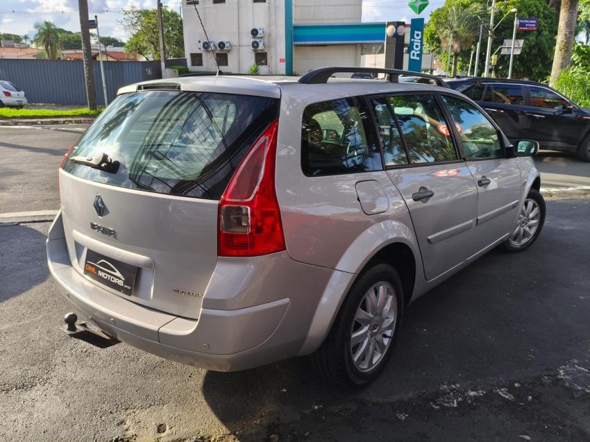 RENAULT Megane Grand Tour - Foto