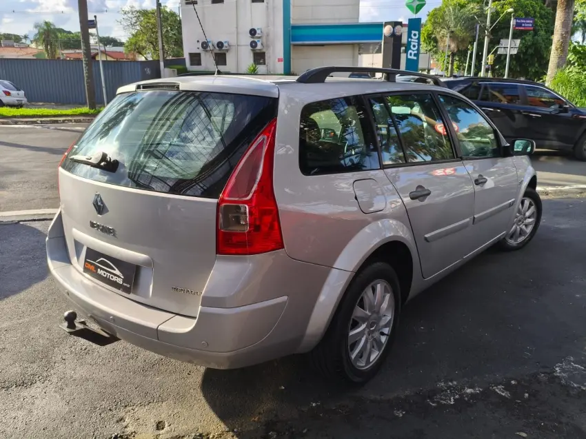 RENAULT Megane Grand Tour - Foto