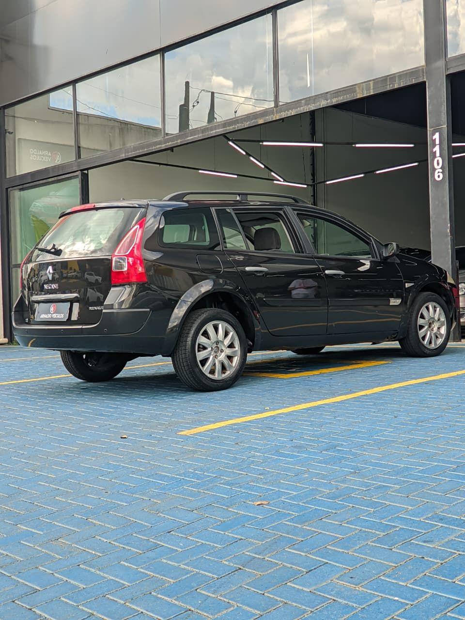 RENAULT Megane Grand Tour - Foto