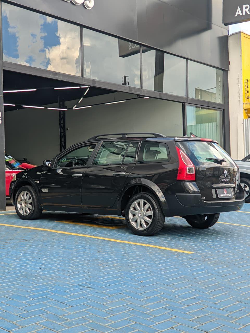 RENAULT Megane Grand Tour - Foto