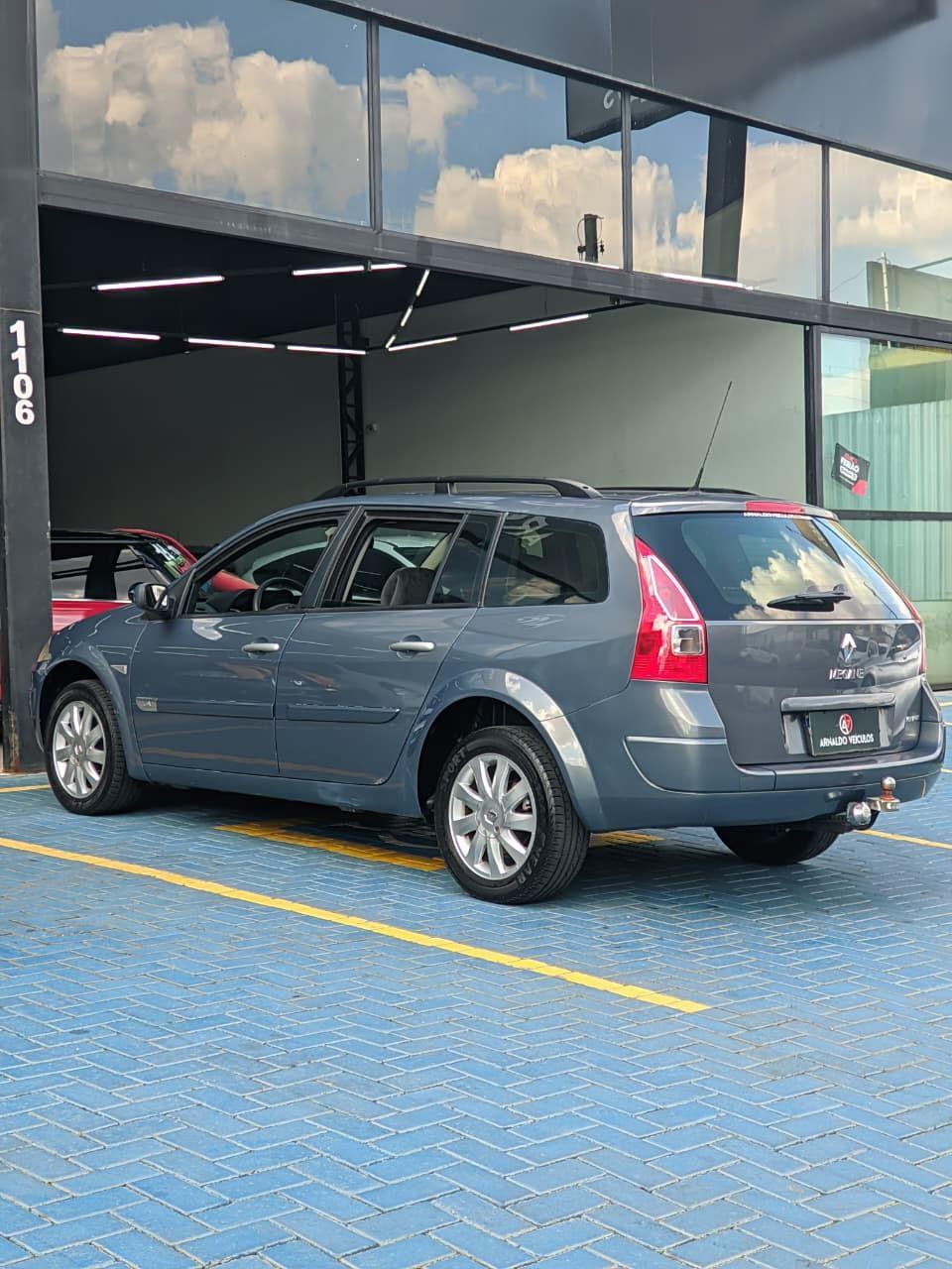 RENAULT Megane Grand Tour - Foto