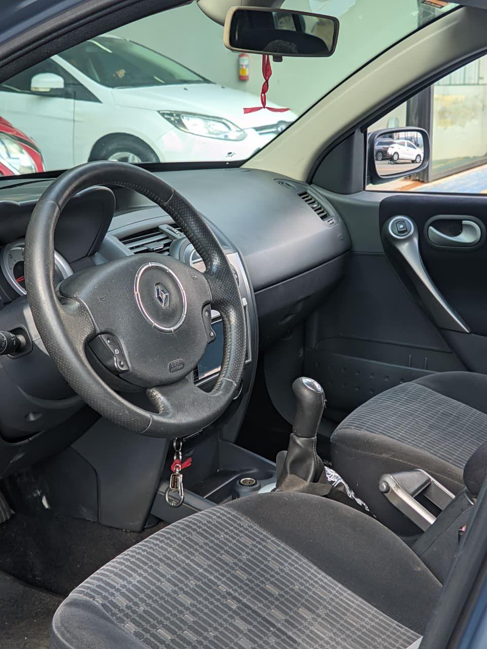 RENAULT Megane Grand Tour - Foto