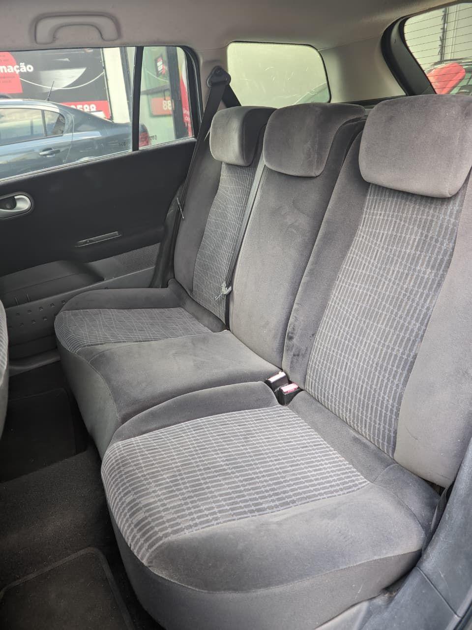 RENAULT Megane Grand Tour - Foto