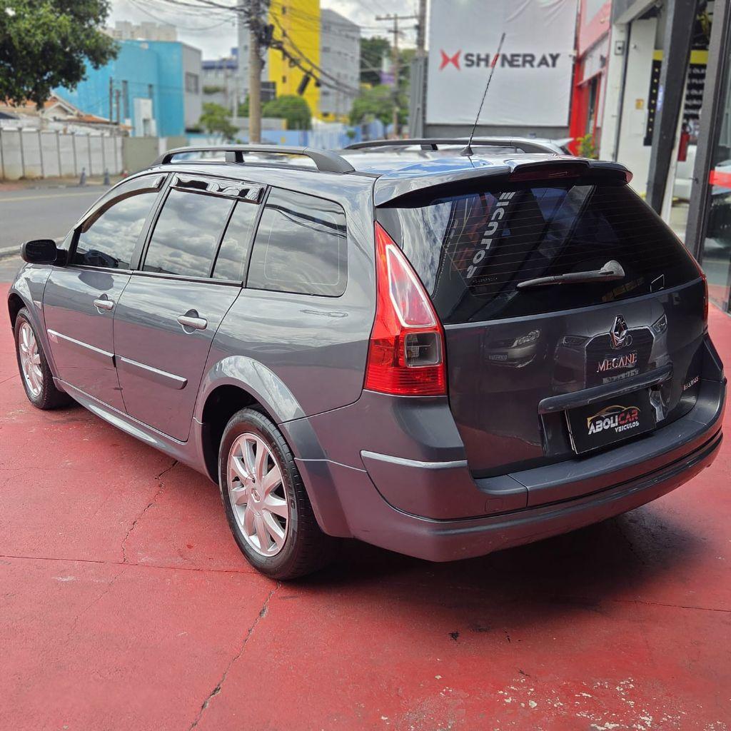 RENAULT Megane Grand Tour - Foto