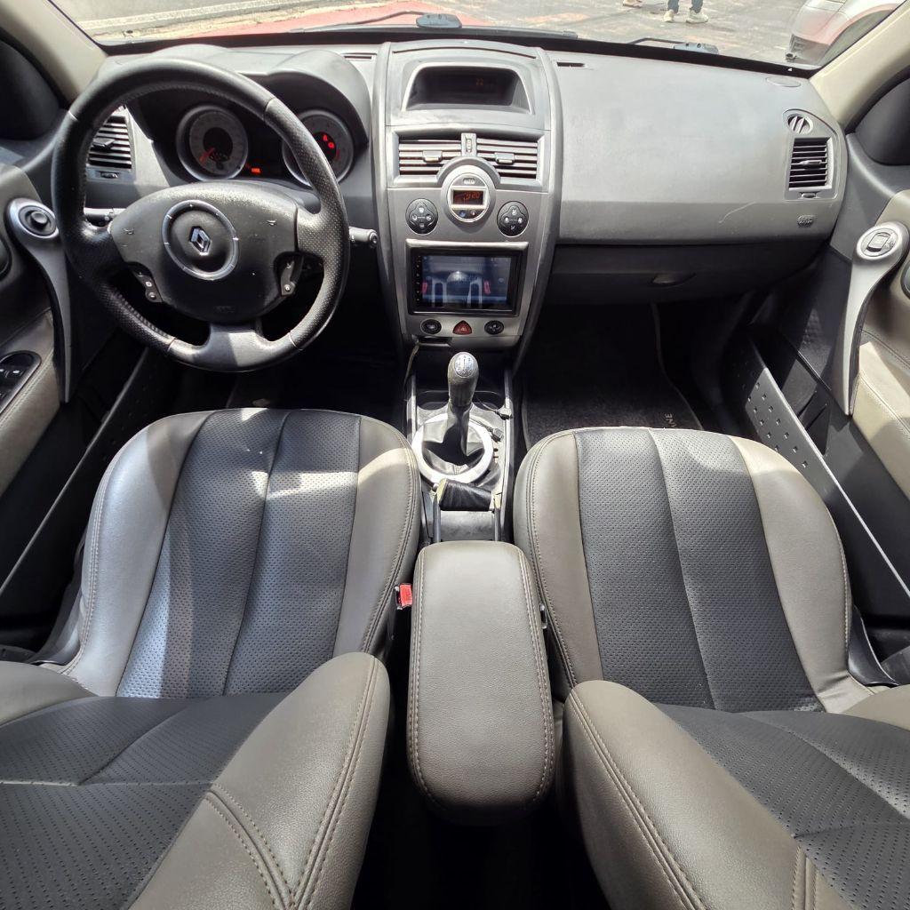 RENAULT Megane Grand Tour - Foto