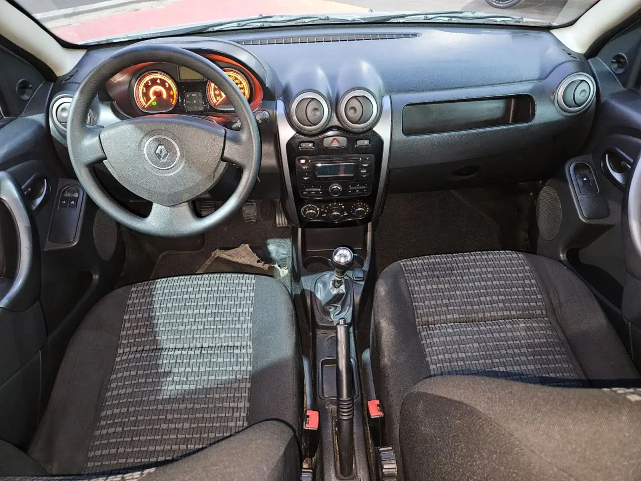 RENAULT Sandero - Foto