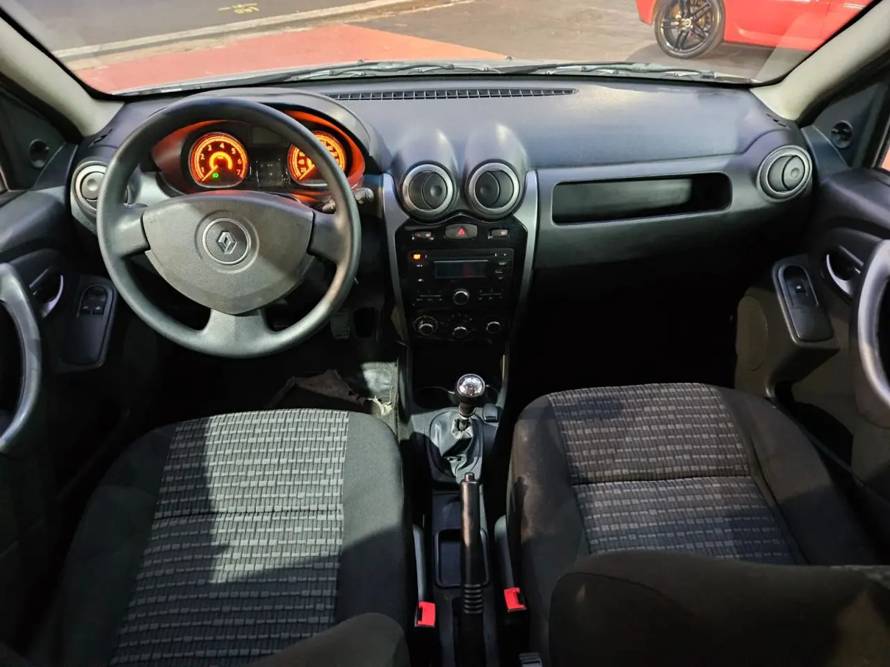 RENAULT Sandero - Foto