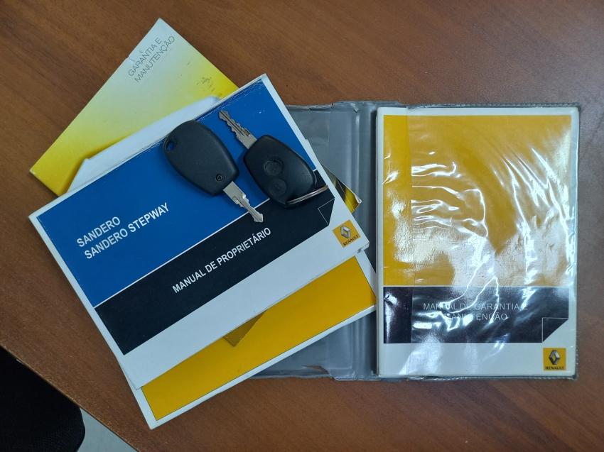 RENAULT Sandero - Foto