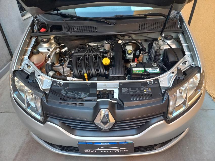 RENAULT Sandero - Foto