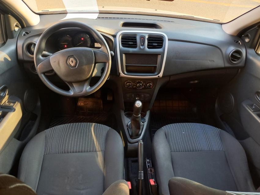 RENAULT Sandero - Foto