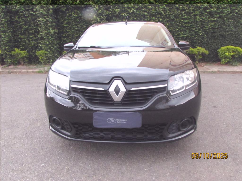 RENAULT Sandero - Foto