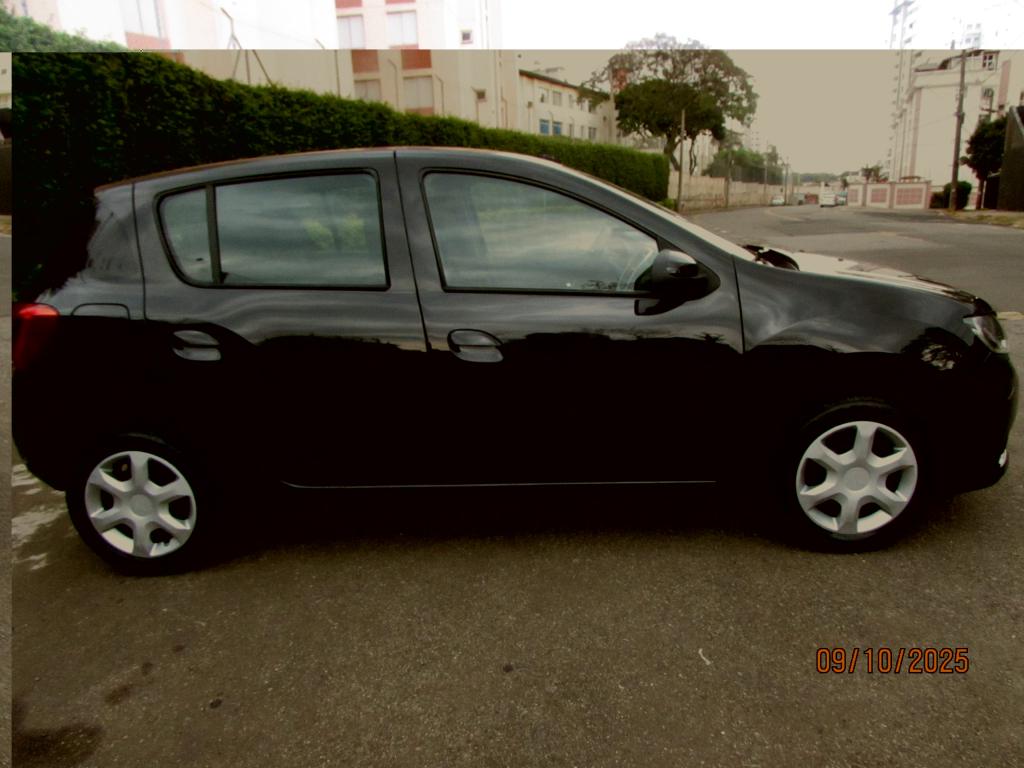 RENAULT Sandero - Foto