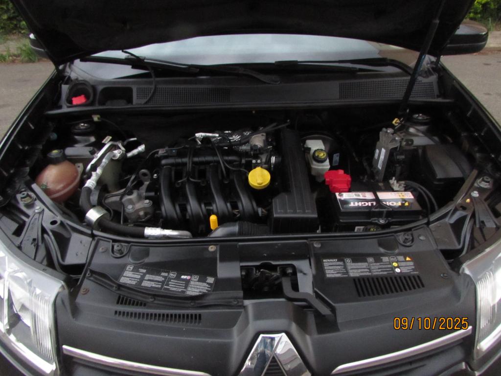 RENAULT Sandero - Foto