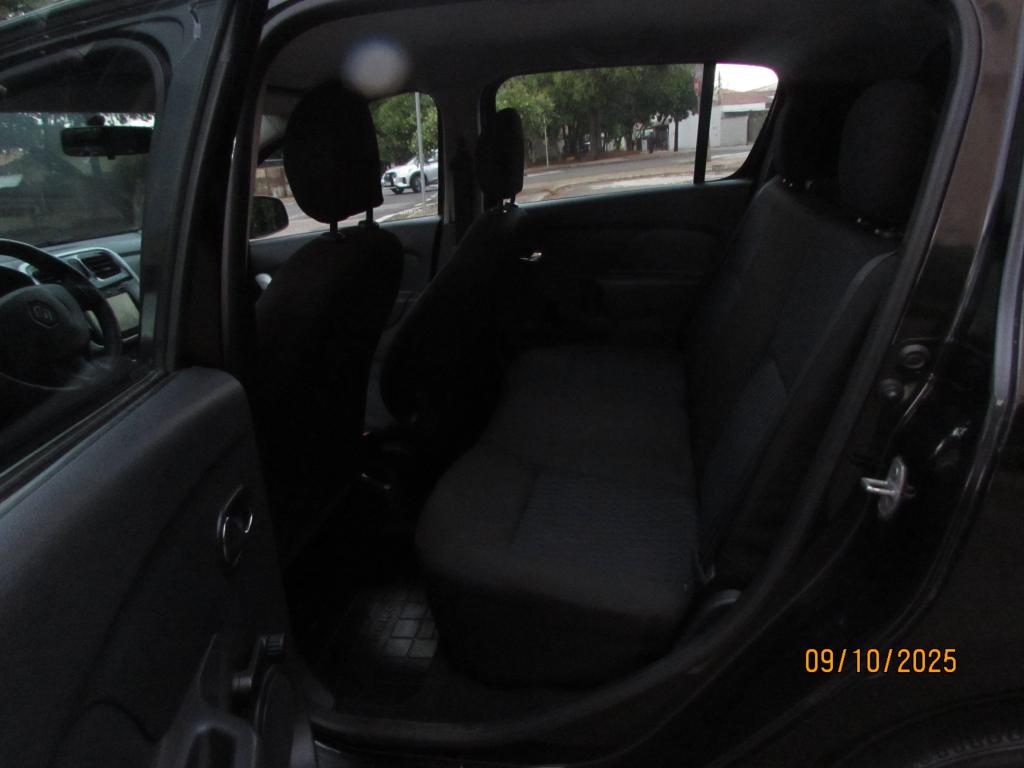 RENAULT Sandero - Foto