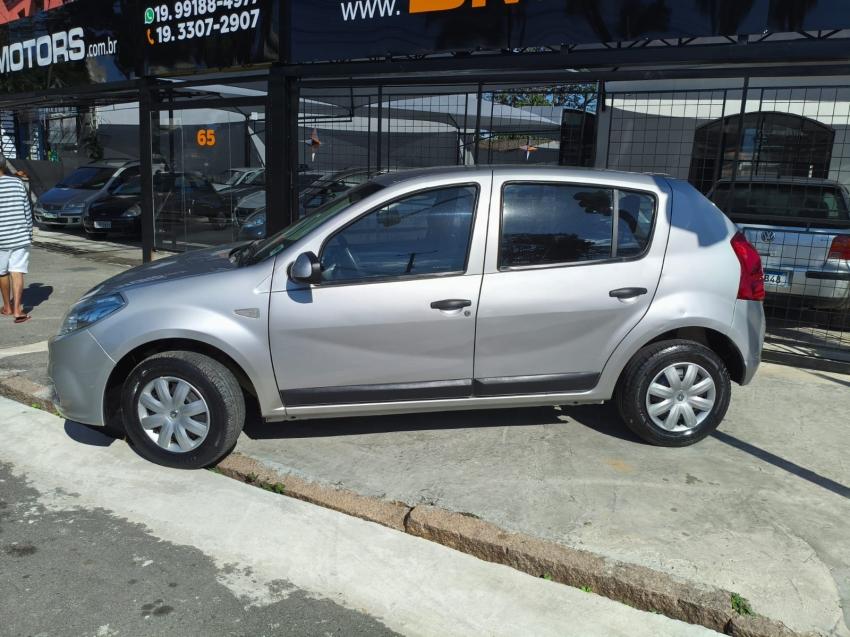 RENAULT Sandero - Foto