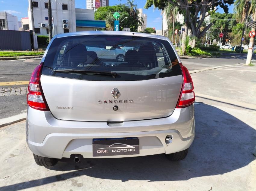 RENAULT Sandero - Foto