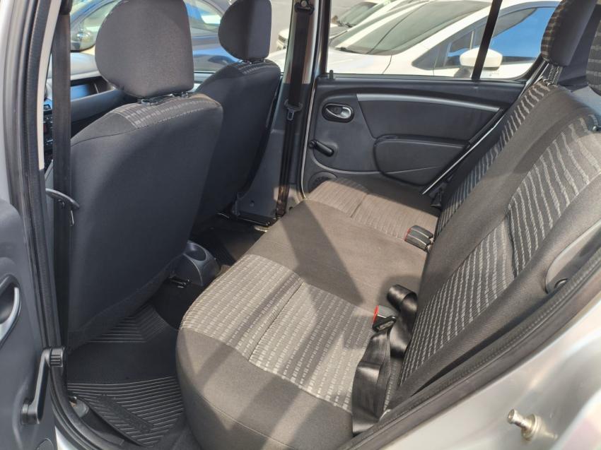 RENAULT Sandero - Foto