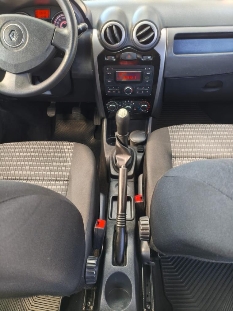 RENAULT Sandero - Foto