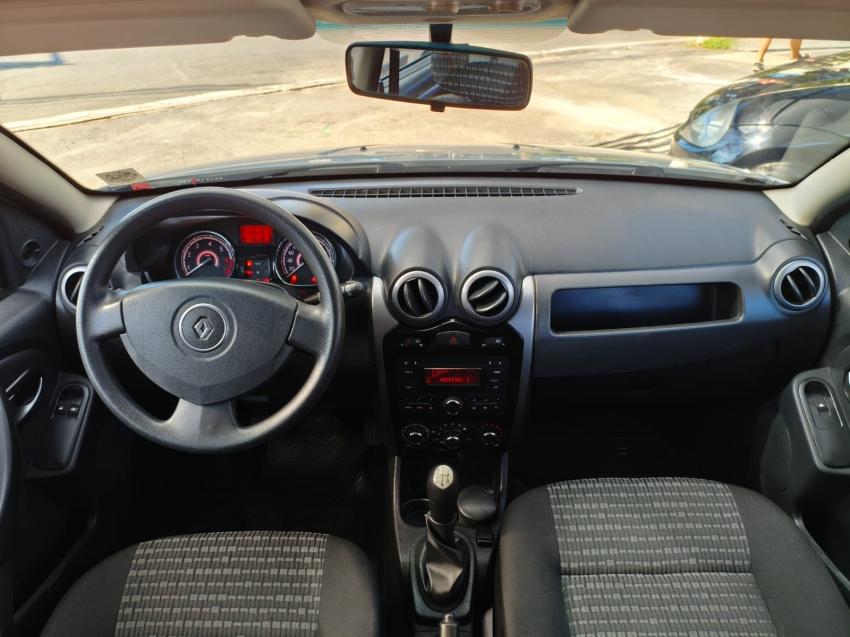 RENAULT Sandero - Foto