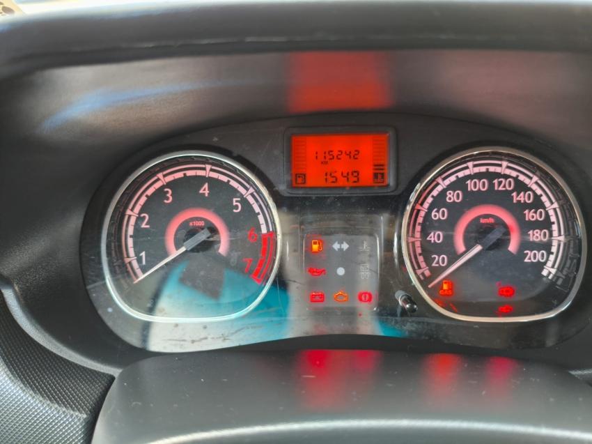 RENAULT Sandero - Foto