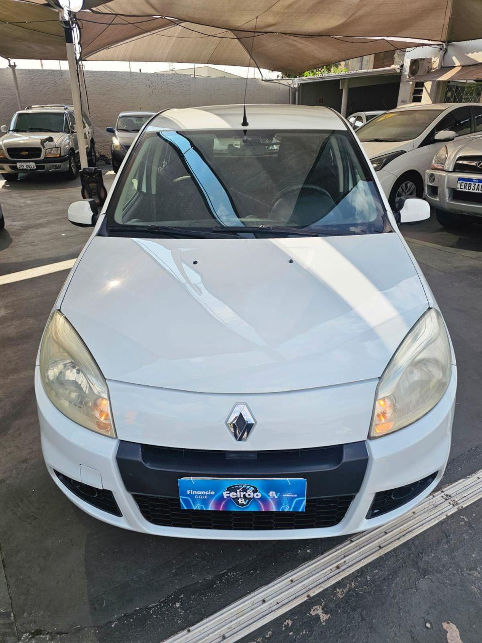 RENAULT Sandero - Foto