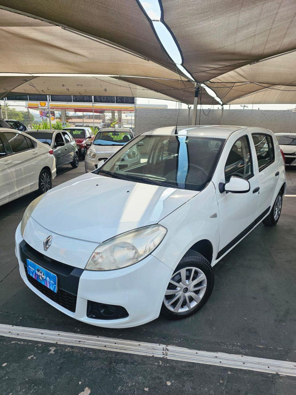 RENAULT Sandero - Foto