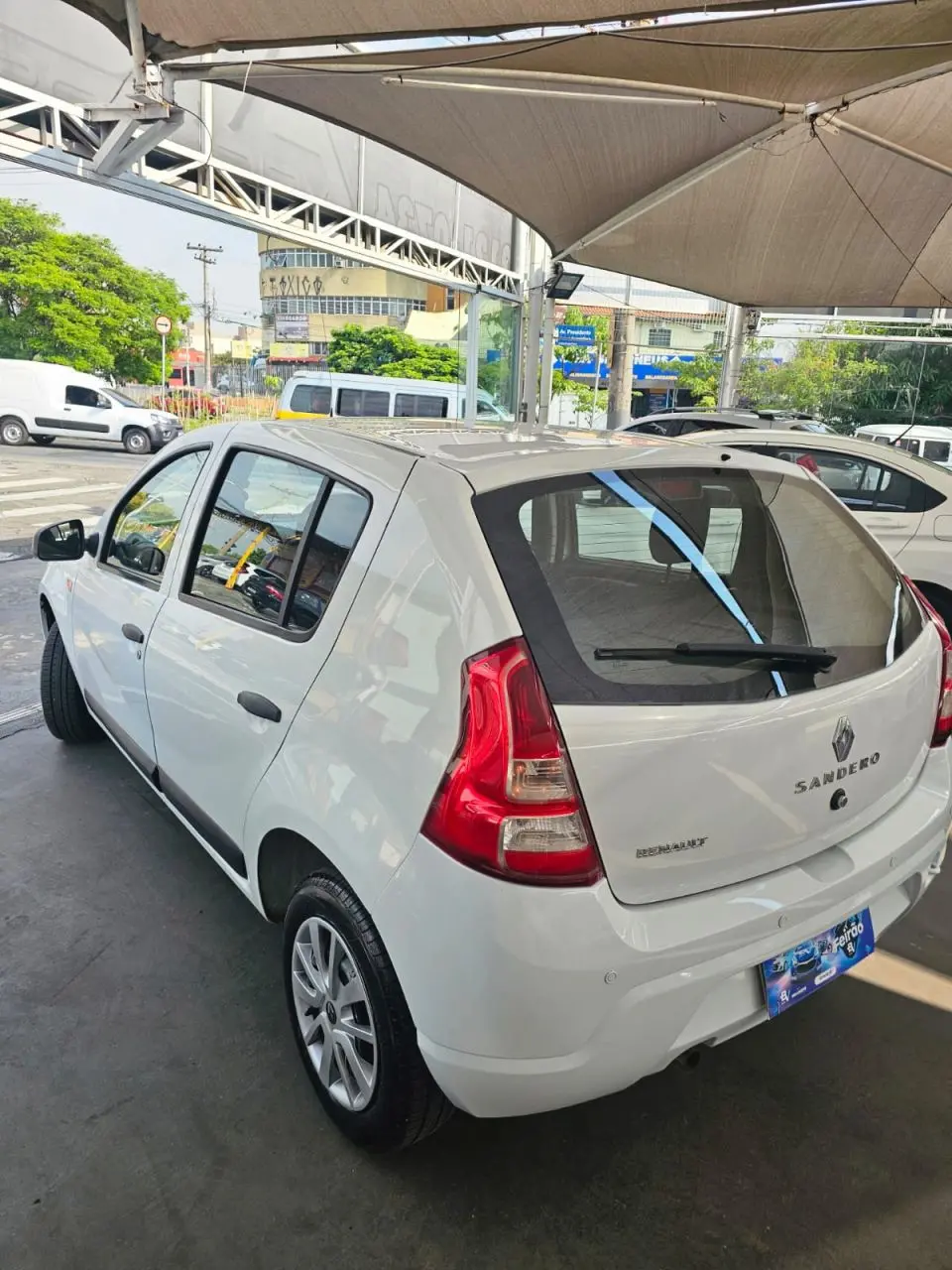 RENAULT Sandero - Foto