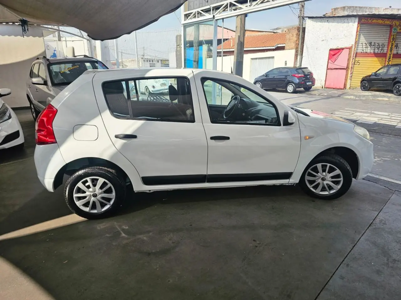 RENAULT Sandero - Foto