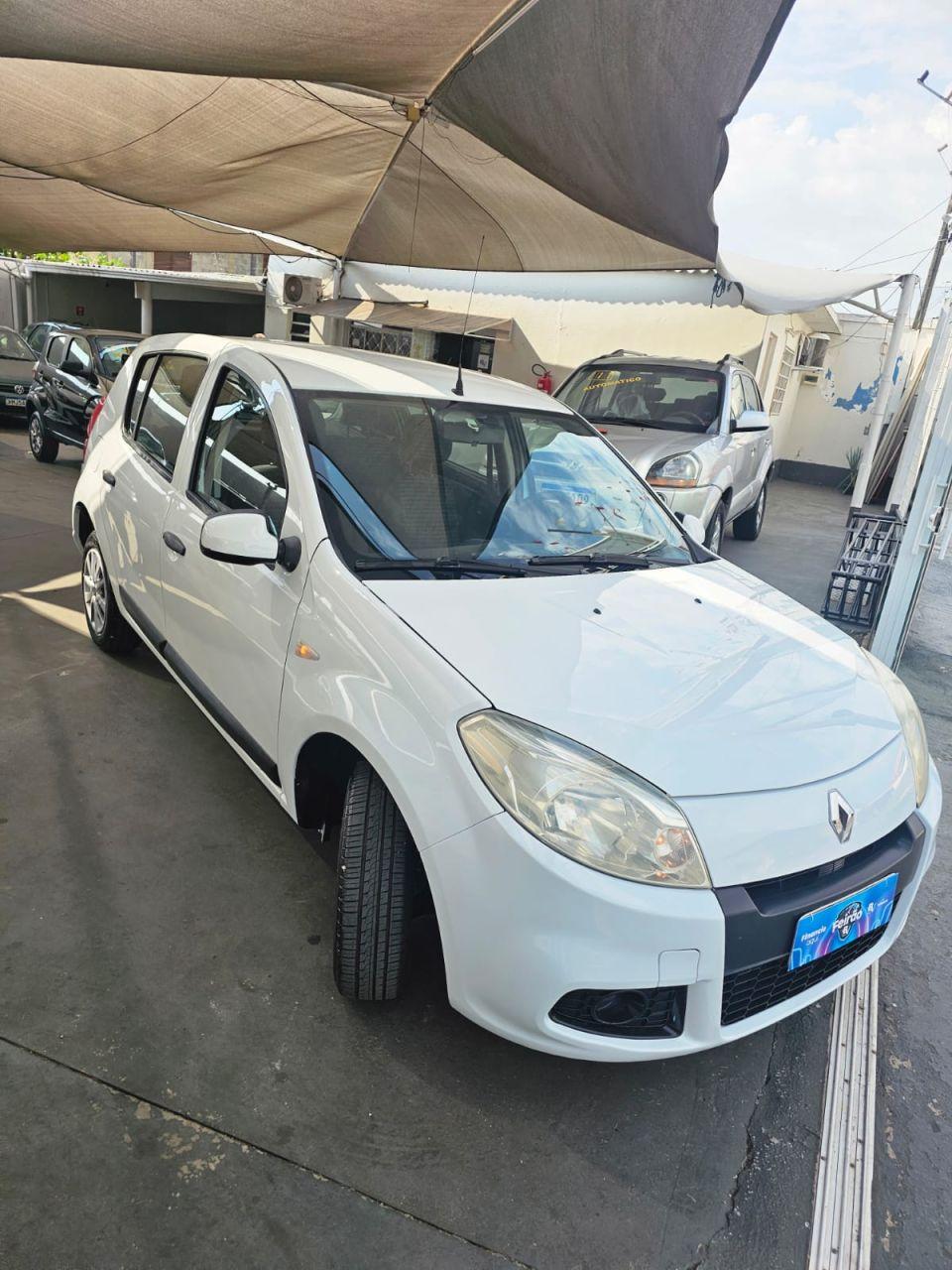 RENAULT Sandero - Foto