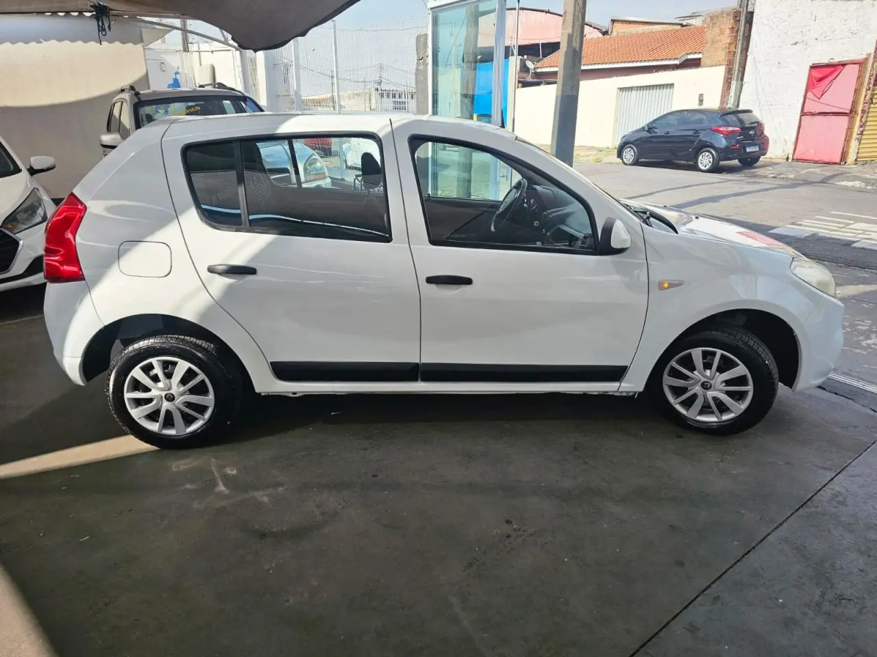 RENAULT Sandero - Foto