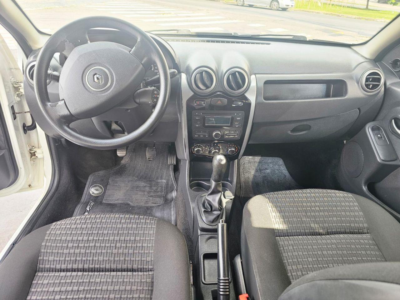 RENAULT Sandero - Foto