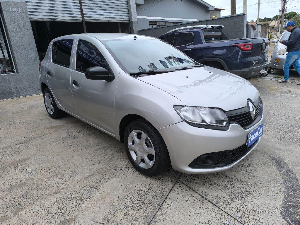 RENAULT Sandero - Foto