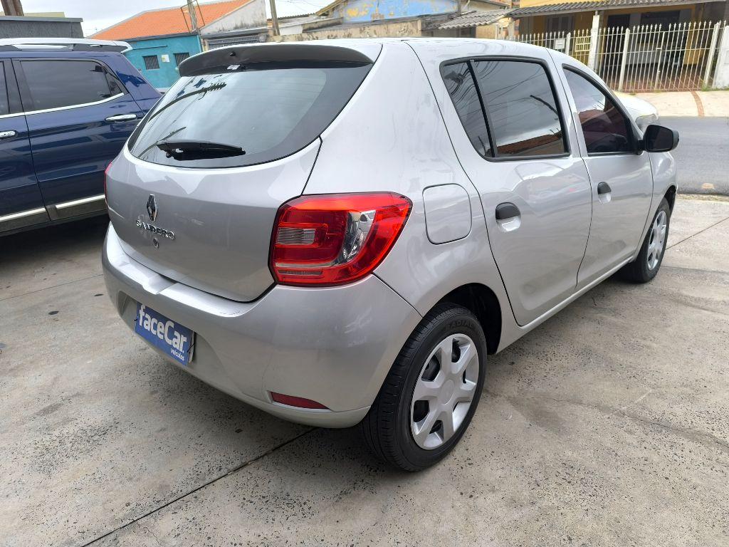 RENAULT Sandero - Foto