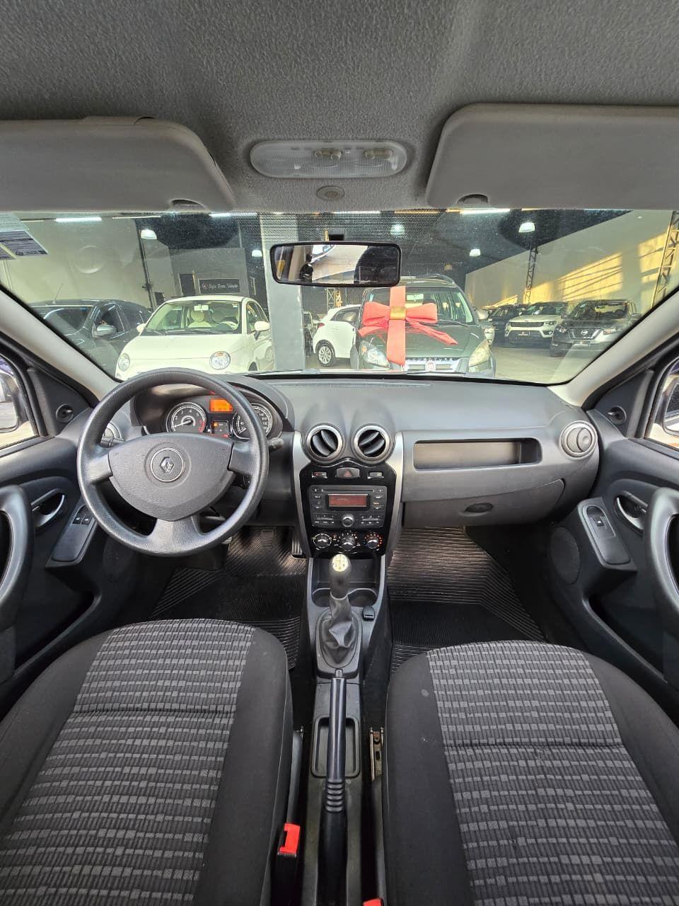 RENAULT Sandero - Foto